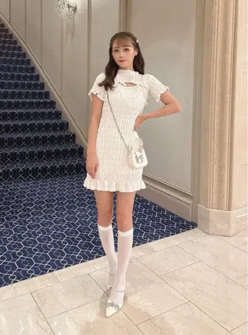 GRL 페티코트 포함 리본 셔링 미니 원피스