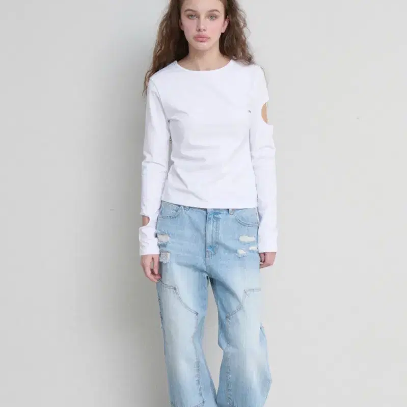 GLOWNY | 글로니 Glowny Ivory Shell S Sleek Slit Tee #글로니