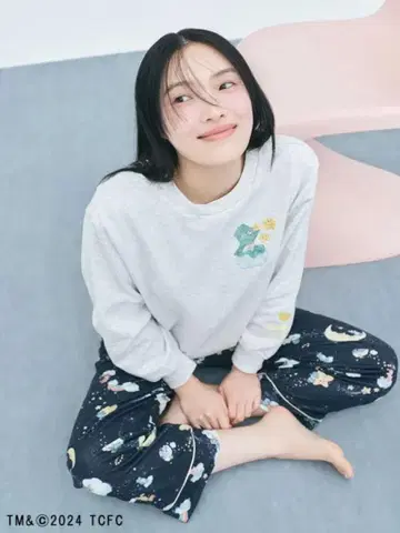 SNIDLE HOME / 케어 베어 맨투맨
