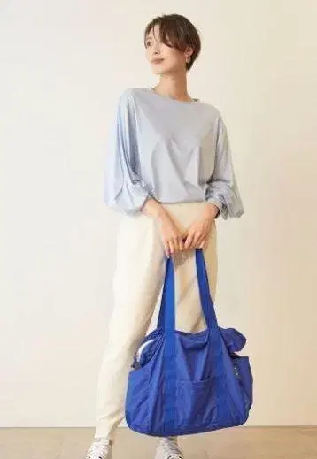 emmi atelier 볼륨 슬리브 티셔츠