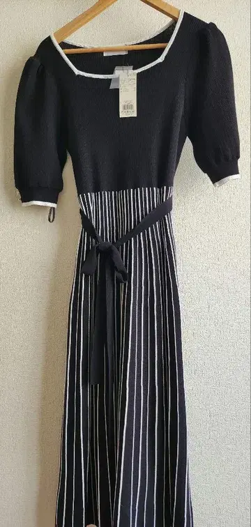 블랙 스트라이프 반팔 니트 원피스 L