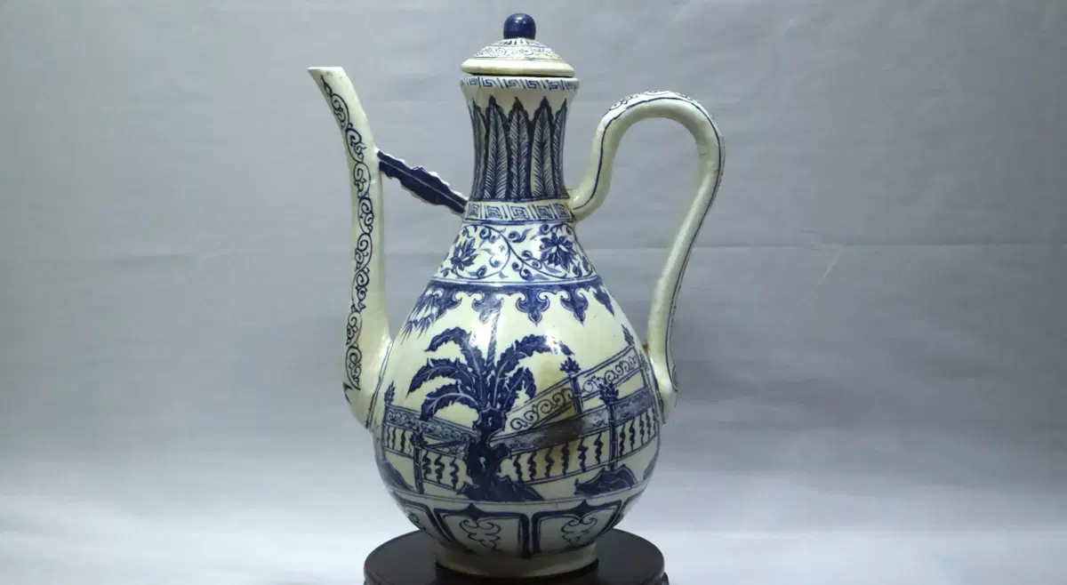 Chinese Ceramics Blue and White Flower Vase