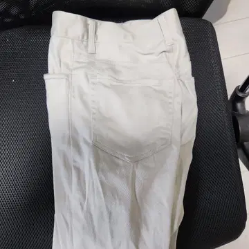 베이지 치노 팬츠 프론트 지퍼