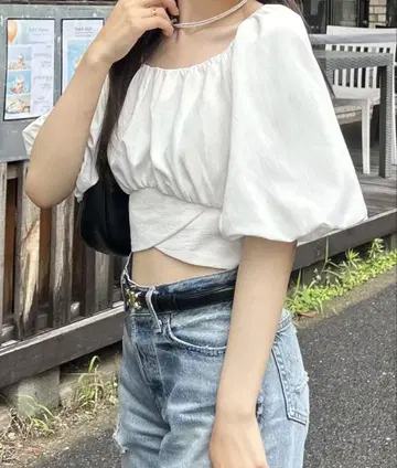 JUNOAH 퍼프 슬리브 백 리본 숏 상의
