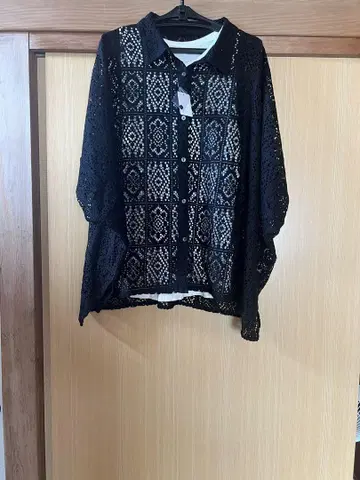 레이스 패턴 5부 소매 셔츠 블랙