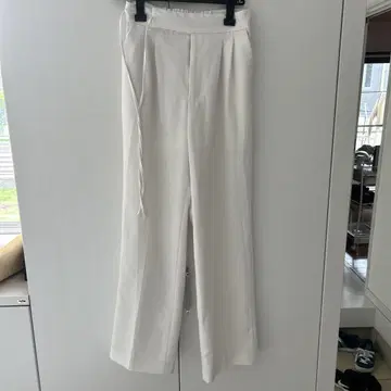 화이트 와이드 팬츠 드로우 스트링