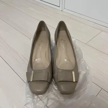 스퀘어토 벨트 포인트 펌프스 아르테미스 다이애나