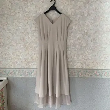 베이지 V 넥 포멀 드레스
