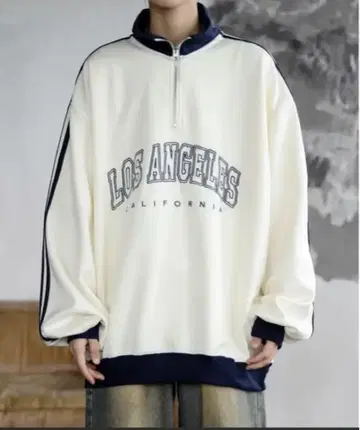 루즈 실루엣 배색 라인 로고 하프 지퍼 아노락 풀오버
