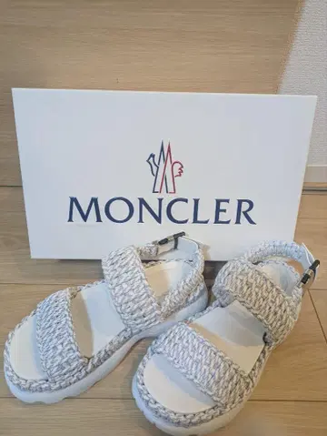 몽클레어 스포츠 샌들 화이트 블루 그레이