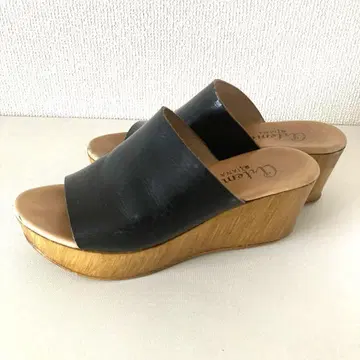 아르테미스 바이 다이애나 가죽 통굽 샌들 가죽 샌들