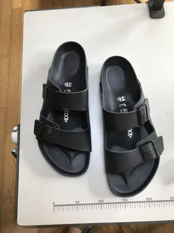 BIRKENSTOCK 44 ALL LEATHER !!