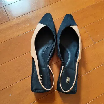 ZARA 베이지/블랙 샌들 39
