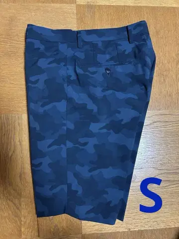 [컨디션 최상] UNIQLO 감동 숏팬츠 카모 패턴 네이비 컬러 S