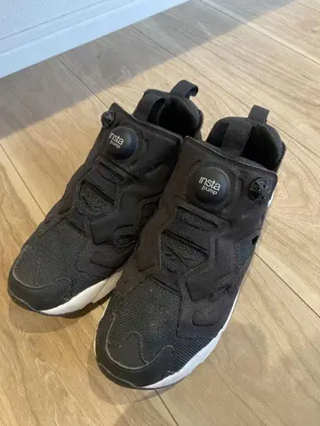 Reebok Instapump Fury 블랙 스니커즈