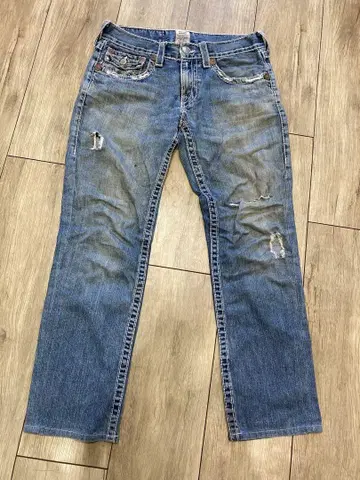 True Religion 데미지 가공 데님 화이트 스티치