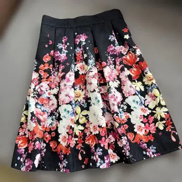 이탈리아제 꽃무늬 플리츠 스커트 블랙