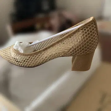 LE TALON POINTED NET PUMPS 4.5cm