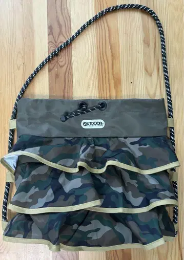 RISLEY OUTDOOR 카모 패턴 프릴 숄더백