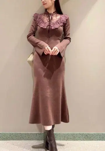 SNIDEL 스나이델 자수 카라 도킹 원피스