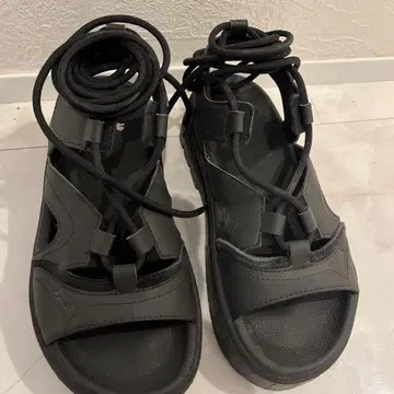Puma 블랙 스포츠 샌들