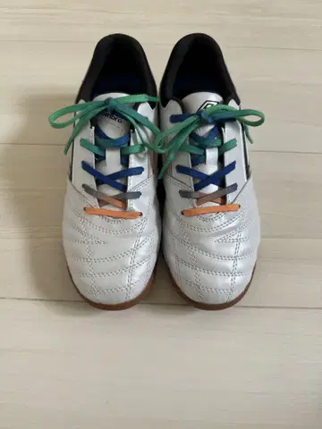 엄브로 풋살화 실내 축구화 21.5