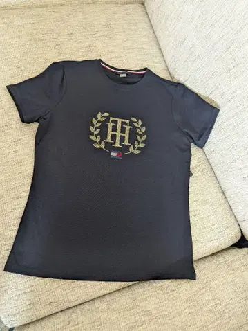 하와이 직구매 새상품 Tommy Hilfiger T셔츠 US 사이즈 S