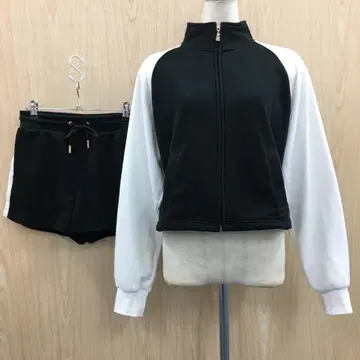 Rady 힙 로고 숏 셋업 F0625B18
