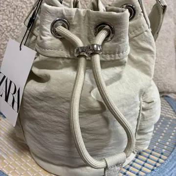 자라 백