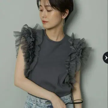 Arpege story 아르페쥬 스토리 숄더 프릴 티셔츠