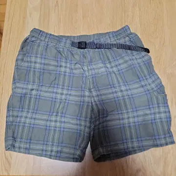 노스페이스 체크 무늬 숏팬츠