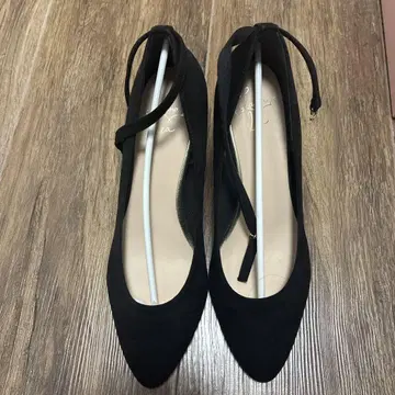 블랙 스틸레토 하이힐