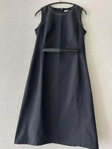 폴 카 블랙 슬리브리스 스티치 원피스 38