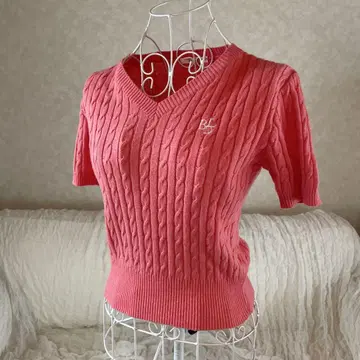 [BELLIDE MADE] 케이블 V넥 세미 크롭 반팔 니트
