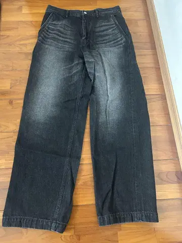 사용된 루즈 핏 데님 팬츠 주문