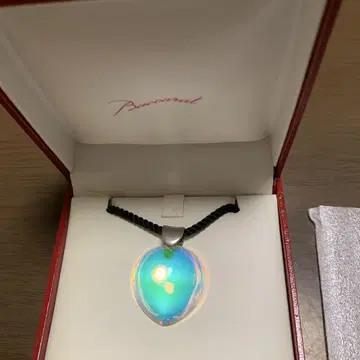 Baccarat 오팔 목걸이