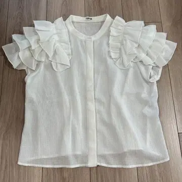 프릴 블라우스 퍼퍼
