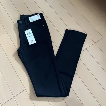 UNIQLO 울트라 스트레치 블랙 스키니 24