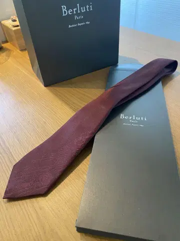 벨루티 Berluti 넥타이 캘리그래피 보르도 박스 포함