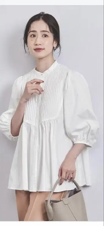 유나이티드 애로우즈 핀턱 7SL 블라우스 7부 소매
