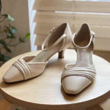 Pitti 피티 스트랩 세퍼레이트 펌프스 23.5cm