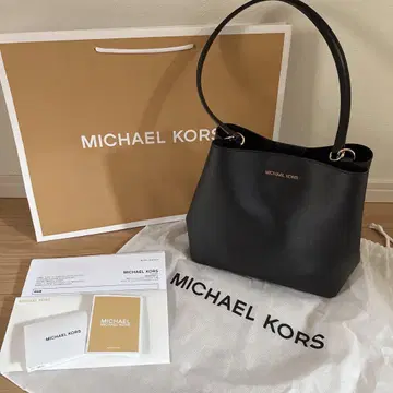 MICHAEL KORS PRATT 버킷 숄더 미디엄