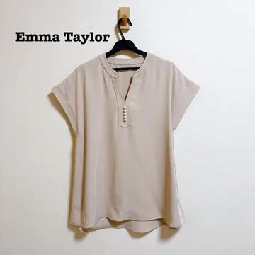 새상품급 Emma Taylor 락 시리즈 이지케어 펄 버튼 키넥 블라우스