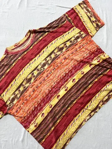 Vintage 패턴 에스닉 티셔츠