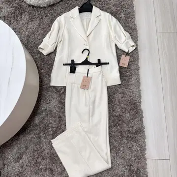 화이트 수트 셋업