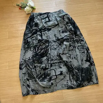 센소유니코 메카제 스커트 미사용