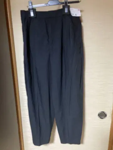 유니클로 린넨 블렌드 배럴 레그 팬츠 블랙