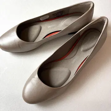 락포트 ROCKPORT 베이지 컴포트 펌프스 24.5cm