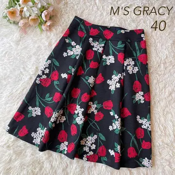 새상품급 M'S GRACY 튤립 턱 플레어 스커트 블랙 40