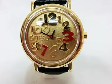 GUESS 골드 큰 숫자 손목시계